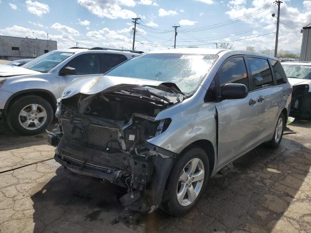 TOYOTA SIENNA 2017 مع رقم تعريف المركبة 5TDZZ3DCXHS890437 - صورة من المزاد