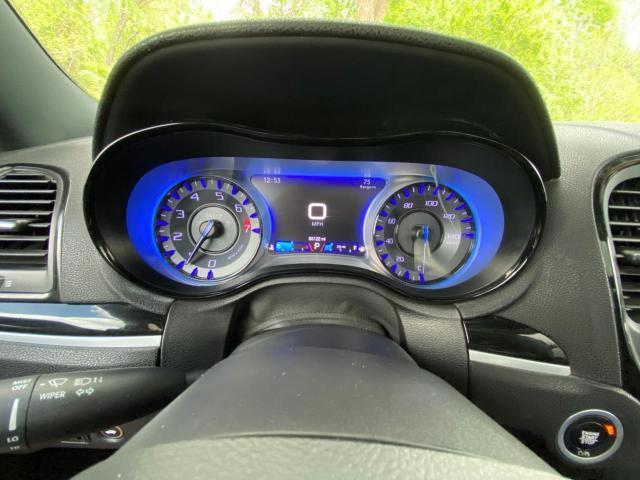 Photo 8 from auction – 2018 CHRYSLER 300 S with VIN 2C3CCABG3JH240200