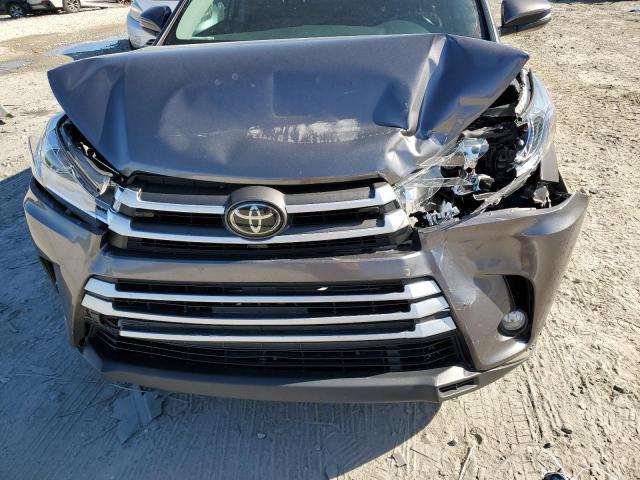 Photo 12 from auction – 2018 TOYOTA HIGHLANDER with VIN 5TDKZRFH5JS280433