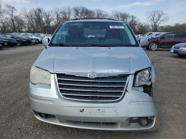 Photo 5 from auction – 2010 CHRYSLER TOWN & COU with VIN 2A4RR8DX9AR495979