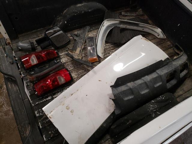 Photo 12 from auction – 2004 CHEVROLET SILVERADO with VIN 1GCHK29104E159341