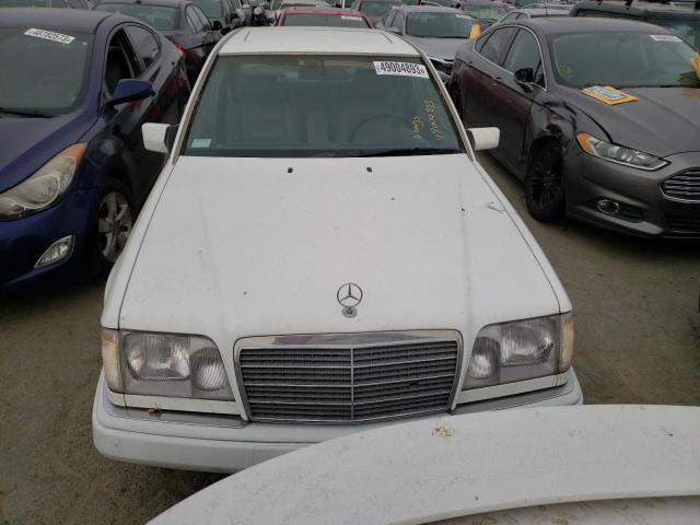 Photo 5 from auction – 1995 MERCEDES-BENZ E 320 BASE with VIN WDBEA32EXSC203829