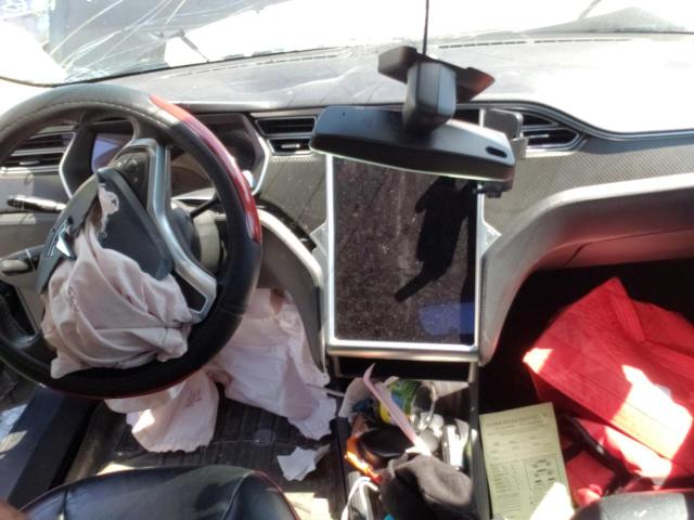 Photo 8 from auction – 2014 TESLA MODEL S with VIN 5YJSA1H10EFP45946