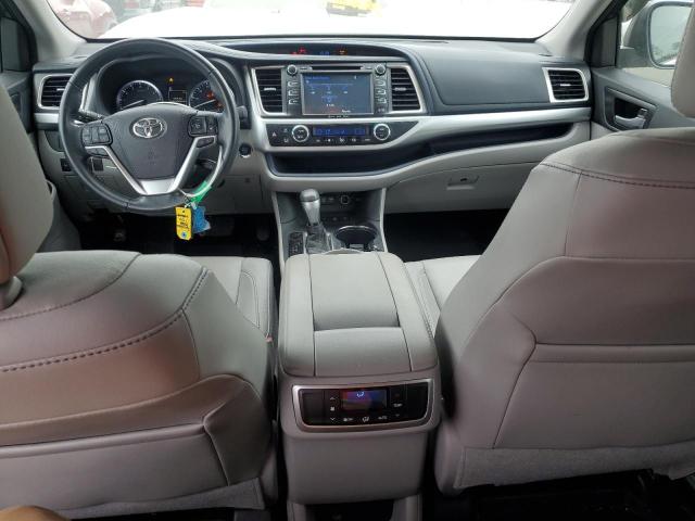Photo 8 from auction – 2017 TOYOTA HIGHLANDER with VIN 5TDJZRFH3HS477641