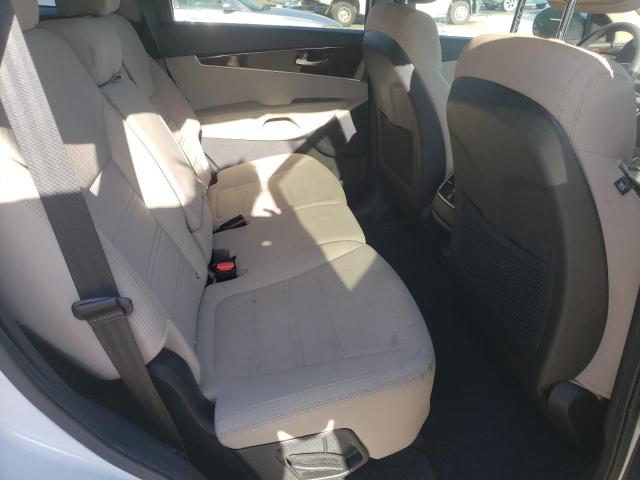 Photo 11 from auction – 2016 KIA SORENTO LX with VIN 5XYPG4A37GG040140