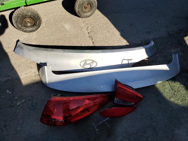 Photo 13 from auction – 2011 HYUNDAI TUCSON GLS with VIN KM8JUCAC0BU192353