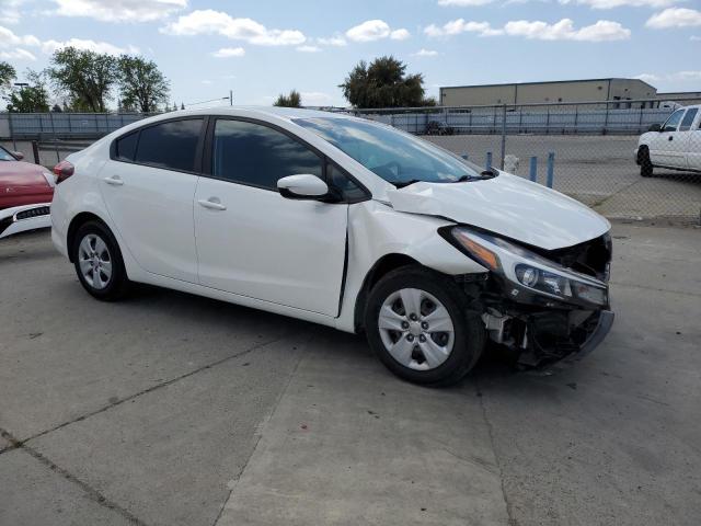 Photo 4 from auction – 2017 KIA FORTE LX with VIN 3KPFK4A76HE122503