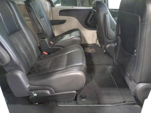 Photo 11 from auction – 2012 CHRYSLER TOWN & COU with VIN 2C4RC1CG7CR133121
