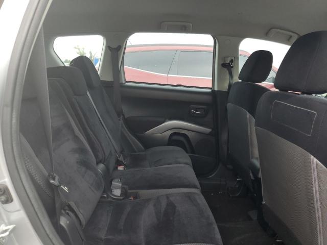 Photo 11 from auction – 2010 MITSUBISHI OUTLANDER with VIN JA4AS2AW9AZ017335