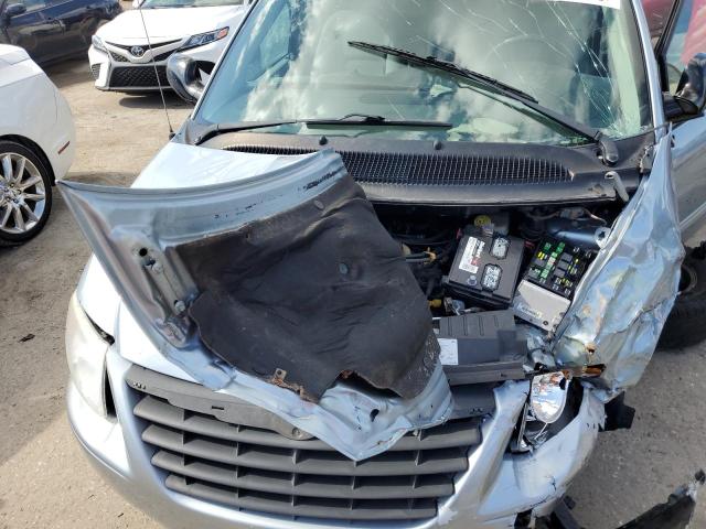 Photo 12 from auction – 2005 CHRYSLER TOWN & COU with VIN 2C8GP54L65R222730