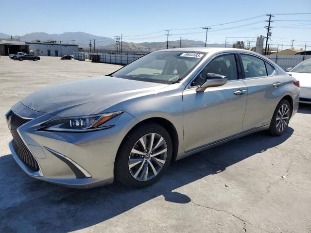 LEXUS ES 300H 2019 مع رقم تعريف المركبة JTHB21B14K2025262 - صورة من المزاد