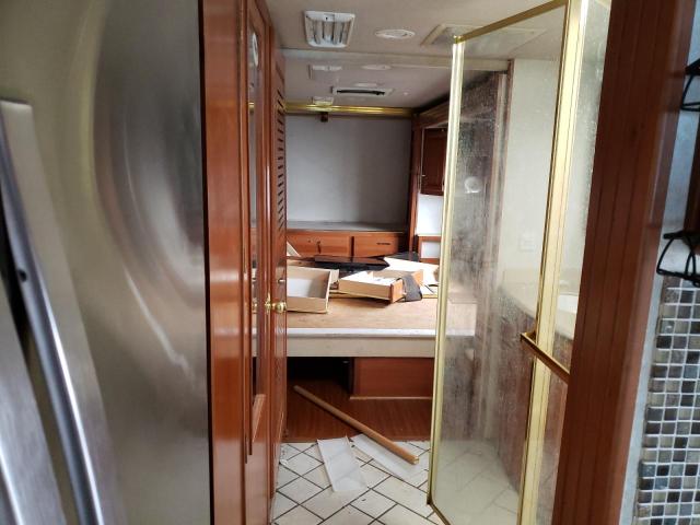 Photo 6 from auction – 2002 WESTERN RV ALPINE MOT with VIN 18XF4EL2321174555