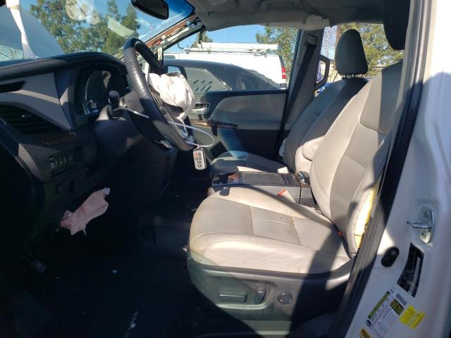 Photo 7 from auction – 2015 TOYOTA SIENNA XLE with VIN 5TDYK3DC8FS631152