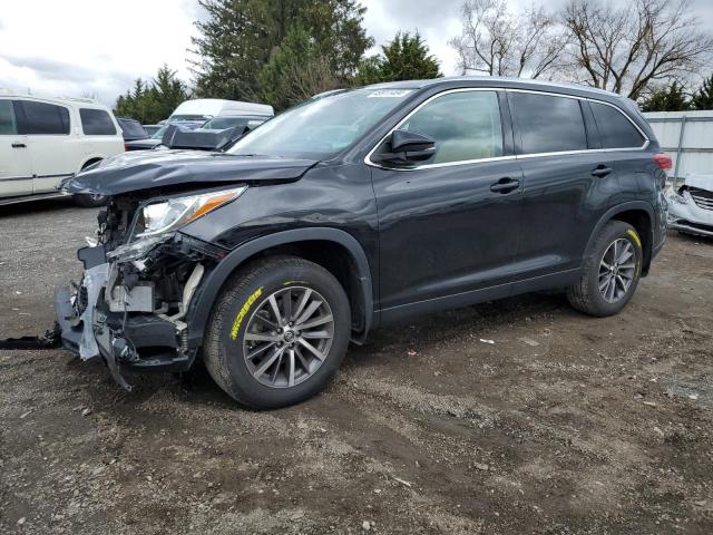 TOYOTA HIGHLANDER 2019 with VIN 5TDJZRFH8KS586538 - Photo from auction