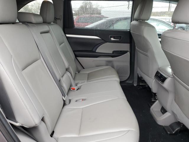 Photo 11 from auction – 2019 TOYOTA HIGHLANDER with VIN 5TDJZRFH2KS704860