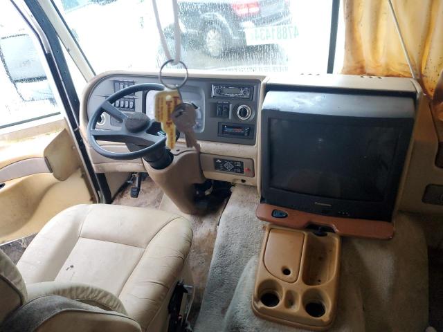 Photo 5 from auction – 1998 FLEETWOOD PACE ARROW with VIN 1GBLP37J9V3315091