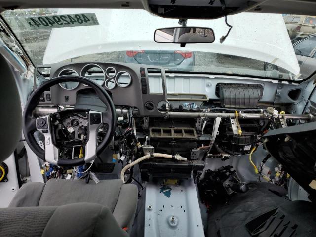 Photo 8 from auction – 2017 TOYOTA SEQUOIA SR with VIN 5TDBW5G12HS151000