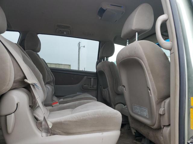Photo 11 from auction – 2010 TOYOTA SIENNA CE with VIN 5TDKK4CC8AS333447