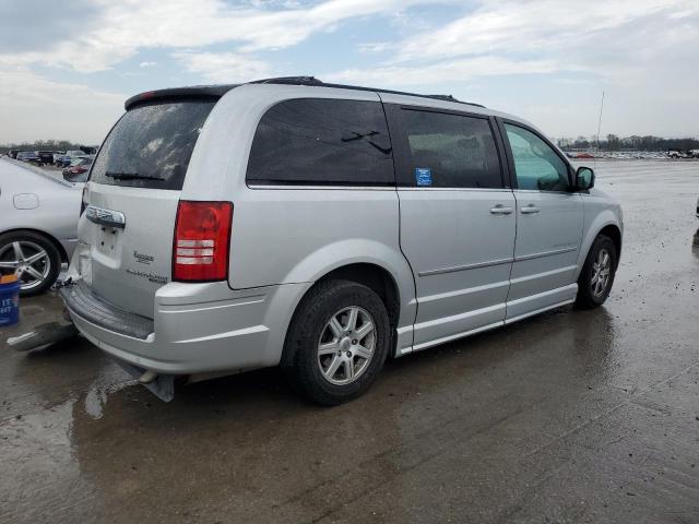 Photo 3 from auction – 2010 CHRYSLER TOWN & COU with VIN 2A4RR8D17AR400069