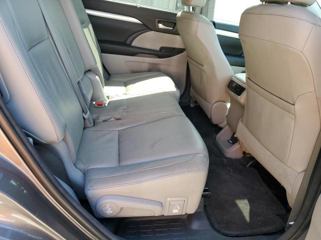 Photo 11 from auction – 2016 TOYOTA HIGHLANDER with VIN 5TDKKRFH5GS156188
