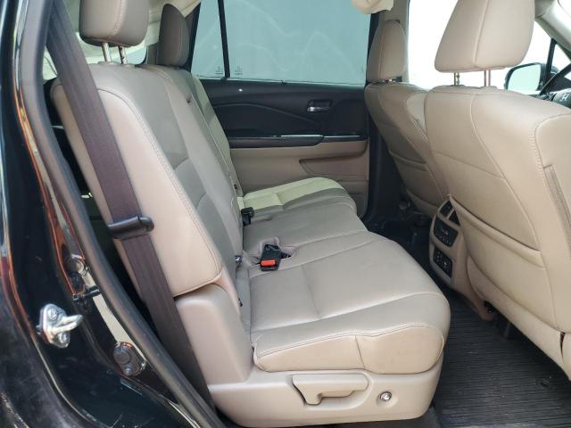 Photo 11 from auction – 2017 HONDA PILOT TOUR with VIN 5FNYF6H93HB031358