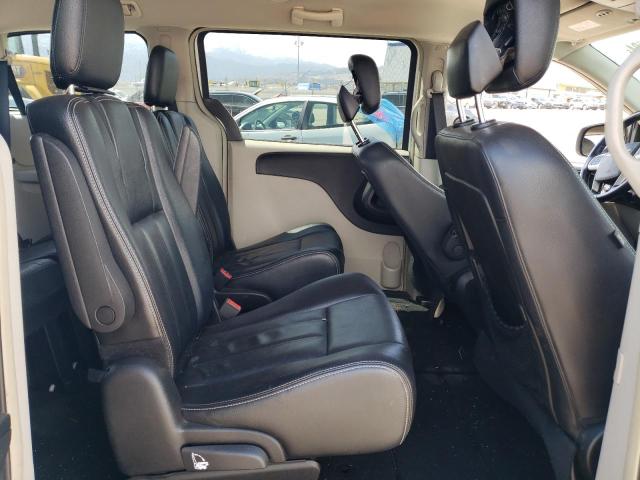 Photo 11 from auction – 2015 CHRYSLER TOWN & COU with VIN 2C4RC1BG2FR673286