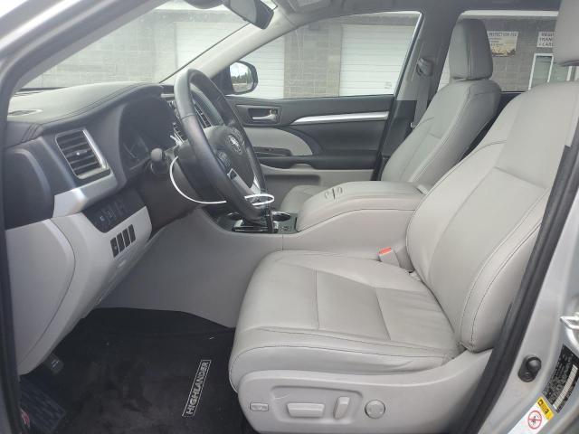 Photo 7 from auction – 2018 TOYOTA HIGHLANDER with VIN 5TDKZRFH9JS536508