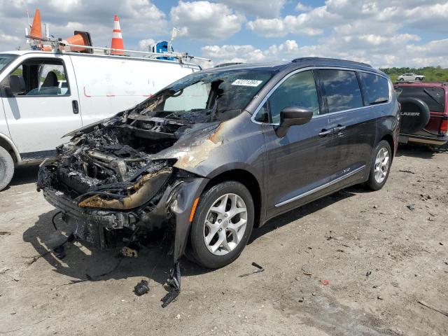 CHRYSLER PACIFICA T 2017 with VIN 2C4RC1BG9HR565685 - Photo from auction