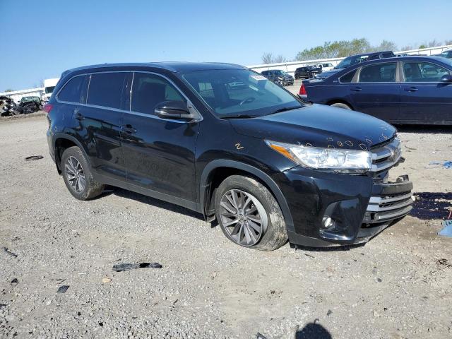 Photo 4 from auction – 2019 TOYOTA HIGHLANDER with VIN 5TDJZRFH1KS563859