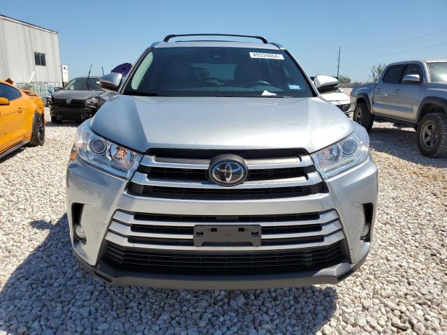 Photo 5 from auction – 2017 TOYOTA HIGHLANDER with VIN 5TDKZRFH7HS517241