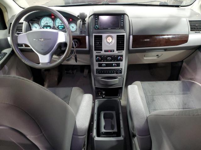 Photo 8 from auction – 2010 CHRYSLER TOWN & COU with VIN 2A4RR5D19AR456979