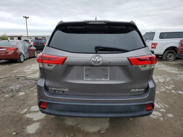 Photo 6 from auction – 2018 TOYOTA HIGHLANDER with VIN 5TDJZRFH4JS525959