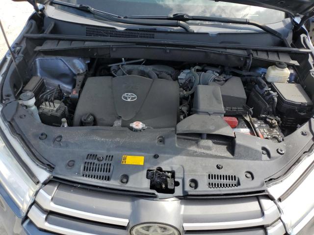 Photo 12 from auction – 2018 TOYOTA HIGHLANDER with VIN 5TDKZRFH9JS276918
