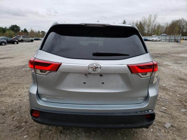 Photo 6 from auction – 2018 TOYOTA HIGHLANDER with VIN 5TDBZRFH2JS912465