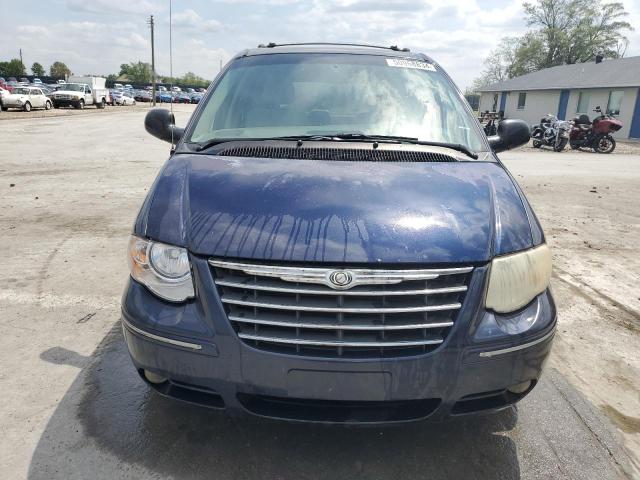 Photo 5 from auction – 2005 CHRYSLER TOWN & COU with VIN 2C8GP64L55R319133