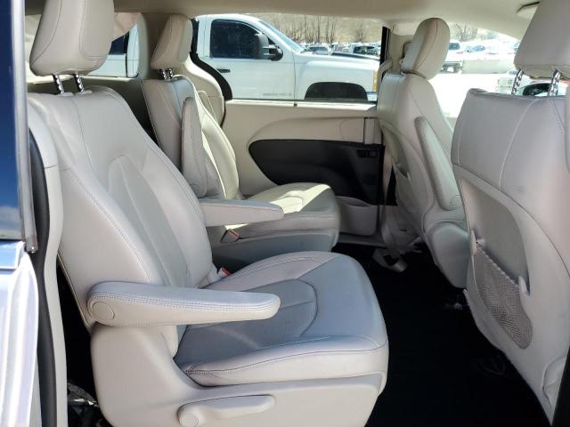 Фото 11 с аукциона – 2018 CHRYSLER PACIFICA H с VIN 2C4RC1L71JR143219