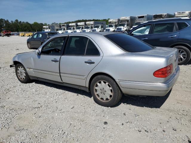 Photo 2 from auction – 1999 MERCEDES-BENZ E 320 with VIN WDBJF65H2XA762432