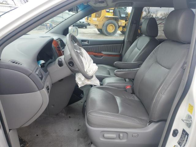 Photo 7 from auction – 2010 TOYOTA SIENNA XLE with VIN 5TDYK4CC2AS332384