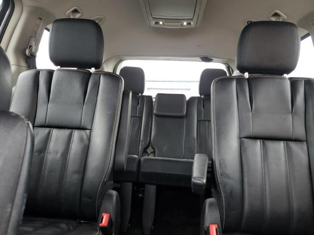 Photo 10 from auction – 2015 CHRYSLER TOWN & COU with VIN 2C4RC1BG3FR673295