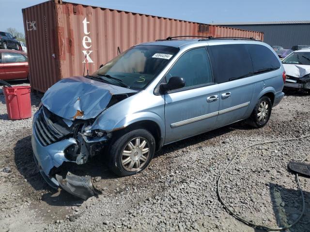CHRYSLER TOWN & COU 2005 with VIN 2C4GP54L15R257225 - Photo from auction