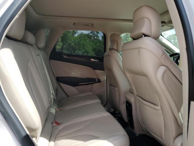 Photo 10 from auction – 2017 LINCOLN MKC RESERV with VIN 5LMCJ3C98HUL34909