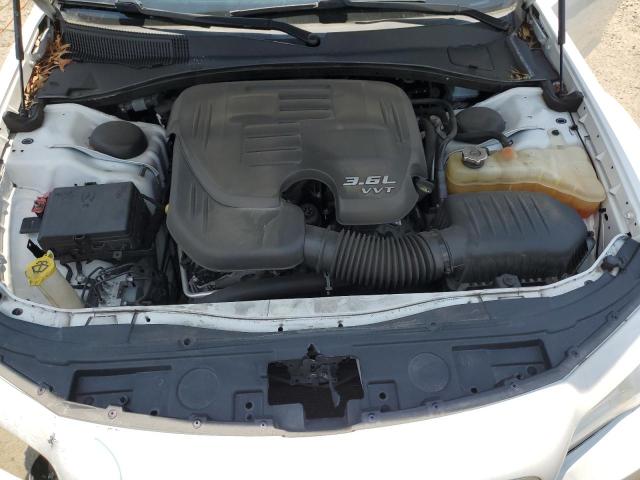 Photo 11 from auction – 2017 CHRYSLER 300 LIMITE with VIN 2C3CCAAGXHH662153