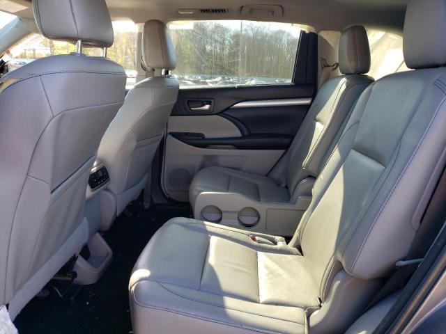 Photo 11 from auction – 2017 TOYOTA HIGHLANDER with VIN 5TDKZRFH4HS189826