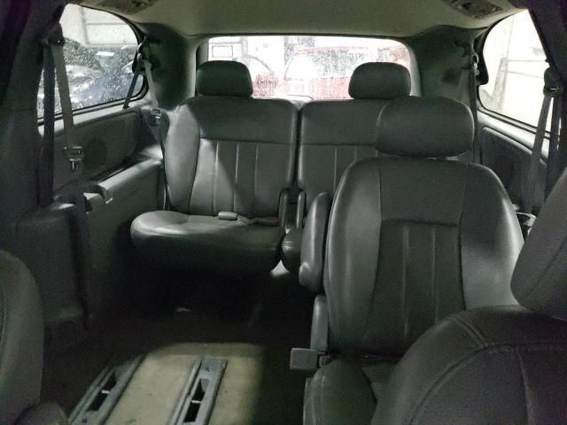 Photo 10 from auction – 2004 CHRYSLER TOWN & COU with VIN 2C8GP54L84R528147