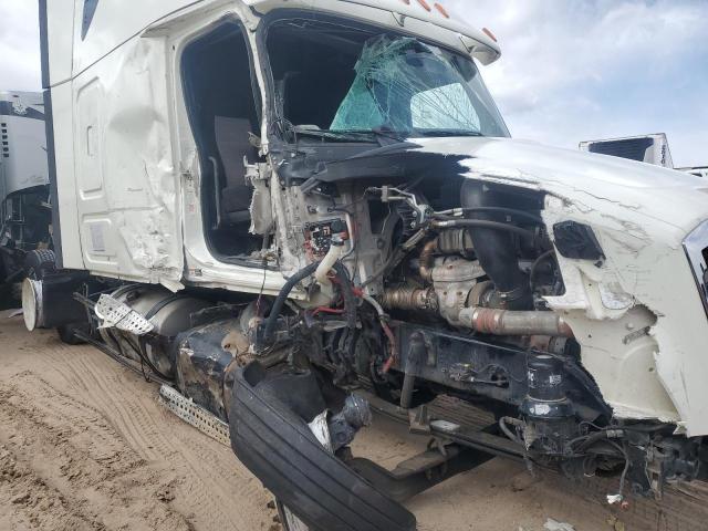Photo 9 from auction – 2018 FREIGHTLINER CASCADIA 1 with VIN 3AKJHHDRXJSJR1332