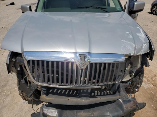 Photo 11 from auction – 2004 LINCOLN NAVIGATOR with VIN 5LMFU27R94LJ07818