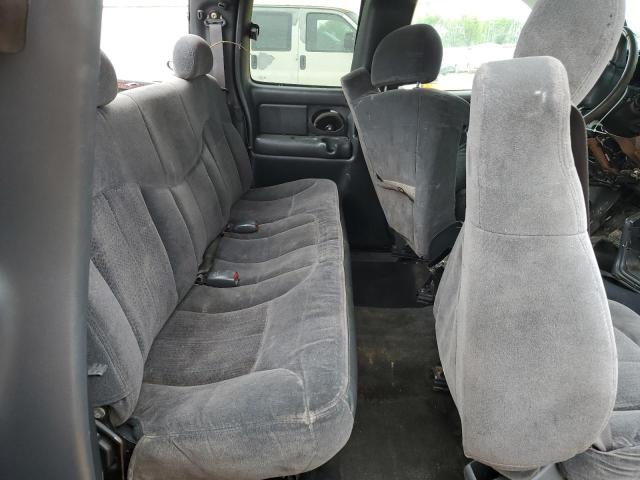 Photo 10 from auction – 2002 CHEVROLET SILVERADO with VIN 2GCEK19T121404578