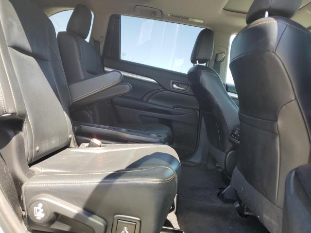 Photo 11 from auction – 2015 TOYOTA HIGHLANDER with VIN 5TDJKRFH4FS113777