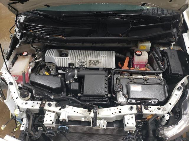 Photo 11 from auction – 2015 TOYOTA PRIUS V with VIN JTDZN3EU0FJ037381