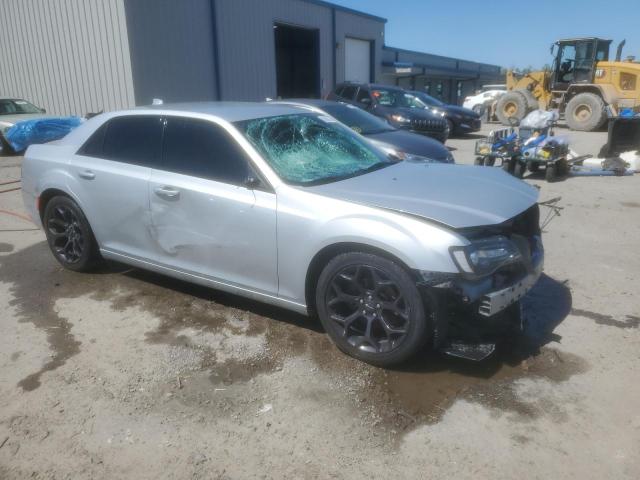 Photo 4 from auction – 2020 CHRYSLER 300 S with VIN 2C3CCABG8LH158675